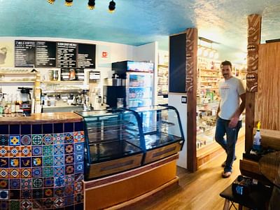 7 Mile Cafe & Kava Bar