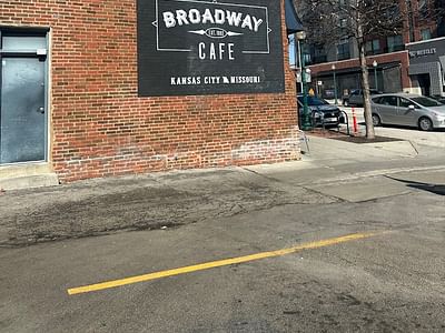 Broadway Café