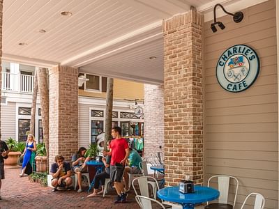 Charlie's Café at Baytowne Wharf